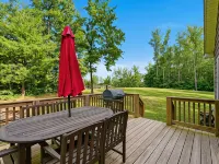 Scenic Mountain Getaway with a Firepit and Amazing Views of Mountains and Horses Hotels in Greene County