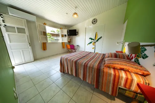 Beachfront Studio / Boat Tour - Wi-Fi