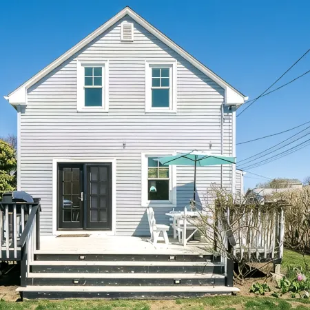 Walk to Beach/Cliff Walk! Fantastic Location! July Opening! Fenced Yard! Pets!