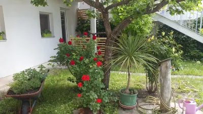 Vienna apartment with garden フロリッツドルフのホテル