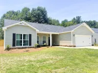 Cheerful spacious home-5 min to Bruce's Field/Downtown