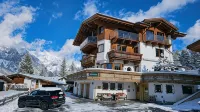 Schickster Sky Lodge Und Chalet Rossi - Mountain view
