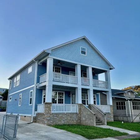 CHATTANOOGA CHARM, Spacious 4-bedroom house with Game Room and Arcade's!!