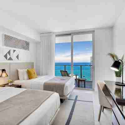 Oceanfront Balcony - Amazing Pools - Gym Rooms