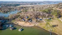 Briar Patch - Guntersville Lake, waterfront w/dock - Boutique