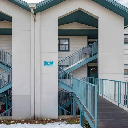 Tranquility with perfect location. Walk in unit NO STAIRS Golf course view