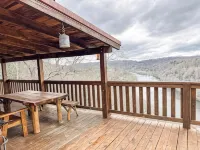 Overlook the river @ Wildwood - 3-Star