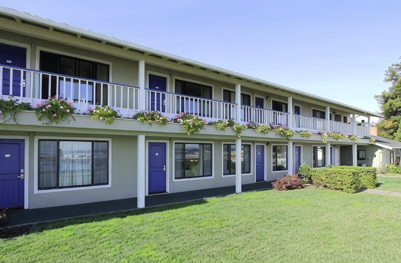 Sea & Sand Inn