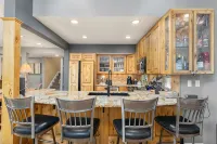 Keystone Ski Resort w/ Free Shuttle, Pet Friendly, Private Hot Tub, Pool Access! - Gym