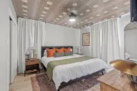 5 Star Luxury Rental Just 5 min from Masters/Hot Tub/Fire Pit/EV Charger