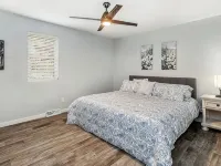 NEW! 3 bed, 1.5 Bath, Games, WIFI Hotel di Escanaba