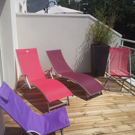 APARTMENT T3 Small sea view 150 meters from the beach.