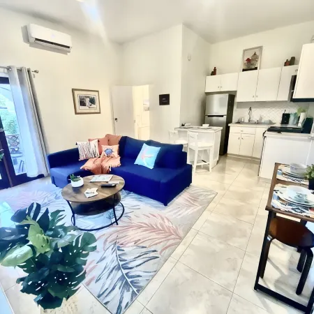 No Chores! 2 BD 2 BA in the heart of Havensight