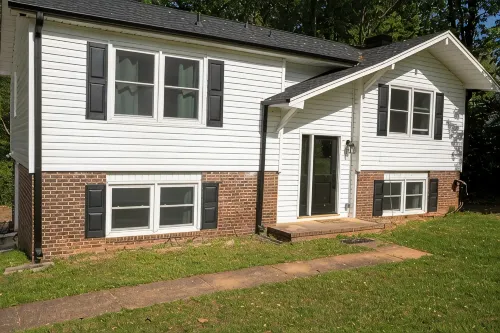 Charming 4-bedroom house with AC and WiFi in Winston-Salem