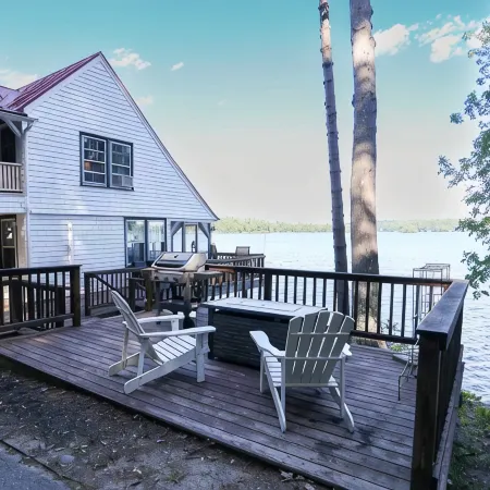 July 7 to 14 Available: Big Porches w/ Scenic Views, Kayaks & Room to Gather