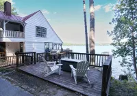 Charming Lakefront Home: Big Porches, Kayaks & Room to Gather