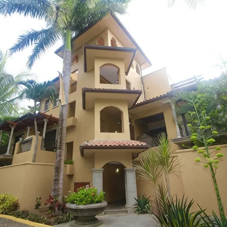 Large Penthouse Villa -  rare 3 bedroom with private decks, private dipping pool