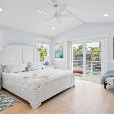 Sale Starts 8-15~Pool~Steps to Beach&Restaurants~Gulf View~Grill~BeachChairUmbre