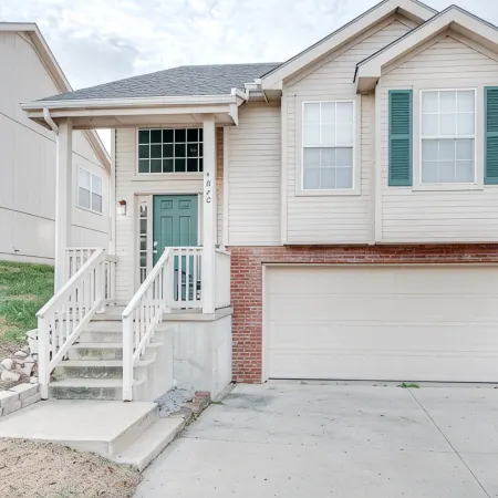 Spacious duplex home in St. Joseph, MO