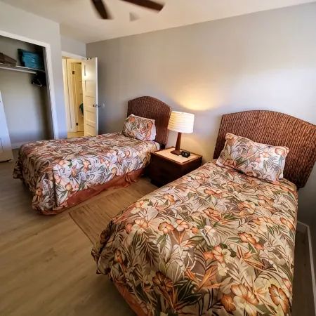 Maui Sunset B119 Beachfront Ground Floor, Ocean-View, Poolside Family Friendly!