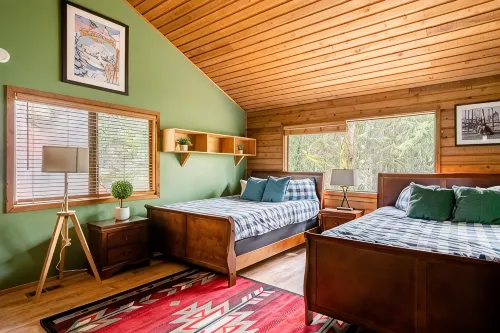 MT HOOD CABIN! Remodeled, 2500 sq ft, Sleeps 12! - Chalets