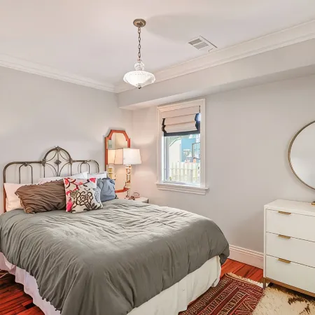 Luxurious Downtown Digs