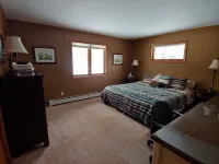 Beautiful Mountain views, 5 ski areas, Nat'l forest hiking, biking, lakes. - balcony