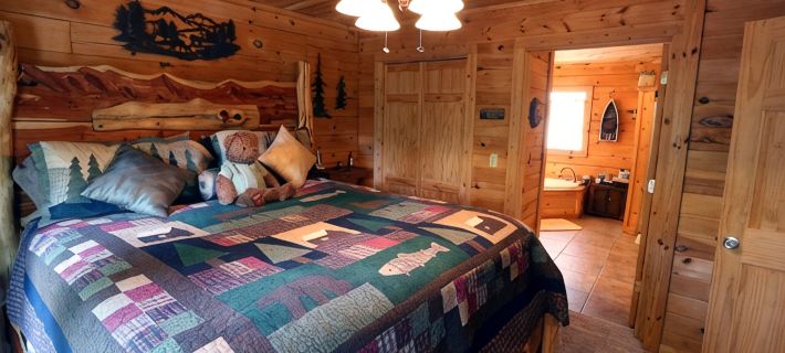 Deer Run Cabin - Private Hot tub, Loft / Game Room, 1 Mile to Thunder Ridge Hotele w: Ridgedale