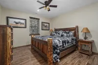 Big Moose Lodge-PRIVATE Saltwater Pool, Private Hot Tub, Pool Table-Elite Escape - Boutique