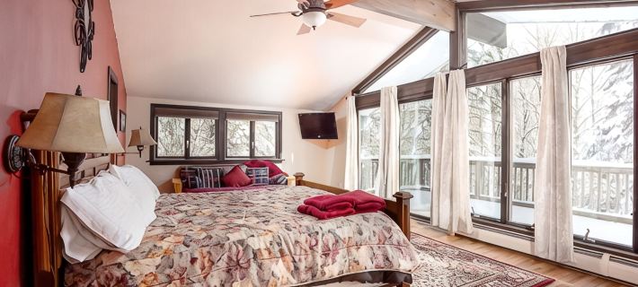 Massive Killington Mountain Lodge - Hot Tub + Sauna + Close to Killington & Pico Hotels in Killington