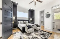 Modern/Luxury/Rooftop Deck/Downtown/Heated Pool/5BDRM - Private Pools