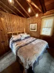 Riverfront cabin, on a secluded section of the Middle Branch, Pere Marquette - Chalets