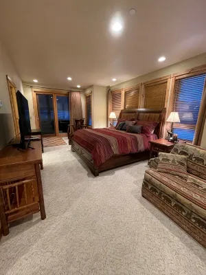 4 Bedroom Ski In/Out Black Eagle Townhome - Bungalows