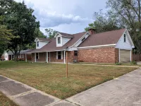 "Abbie's Place: Spacious 4Br Sanctuary with Sunroom and Private Backyard" - 民泊