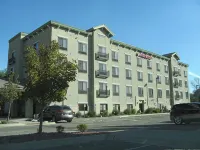 Parkwood Inn & Suites Hotels in Manhattan