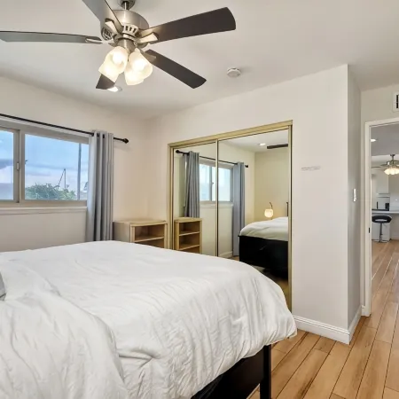 Lovely 1-bedroom condo by the Harbor.