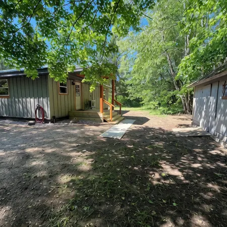 Miners Cabin - Pictured Rocks Lodging