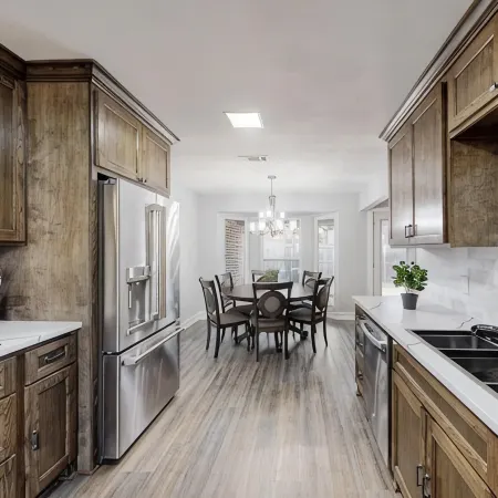 Spacious 5-Bedroom House with Wifi and Newly Furnished in Fabulous Arlington.