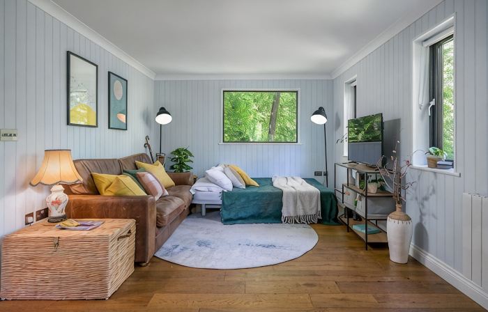 Guest Cabin in the Hampshire Woods