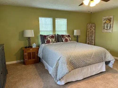 Mule Town Cottage, Historic Columbia TN. 3BR/2BA - 3-Star
