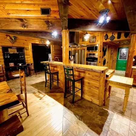Private indoor pool Spacious Upgraded Lake Cabin. Perfect for Family Gatherings