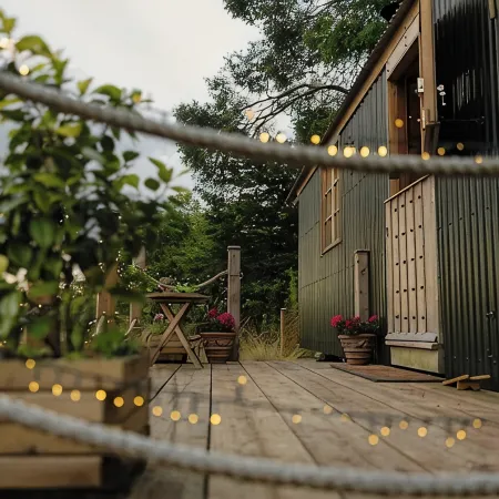 Romantic Luxury Shepherd’s Hut (Wagon) Near London & Windsor