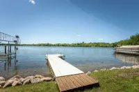 Cozy Lake Latoka Cabin with Loft - Feriehus