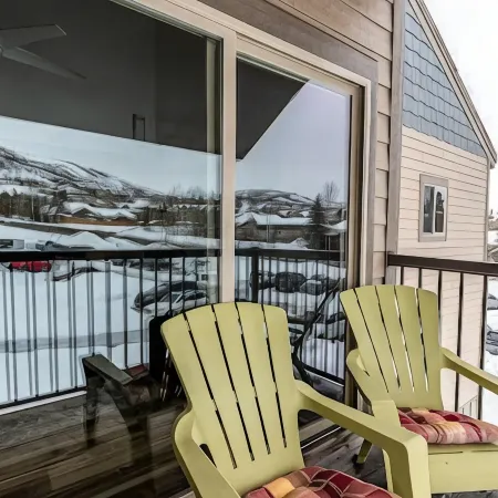 Remodeled Condo with Breathtaking Mountain Views!