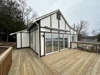 Cabin No. 5 @ The Old Swiss Village - Lake View! - Chalets