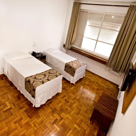 Turrance White Hotel