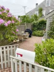 Newly renovated house in Brandt Point, right near town and Children's Beach - Bungalows