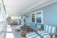 Beach Paradise with New Luxury Private Pool- Quick Walk to Beach & Shops - 4-Star