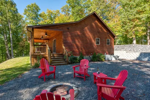 Stunning Mtn Views, Hot Tub+Fire Pit, Fireplace~Grill, WiFi, Private, Near Town! - Chalets