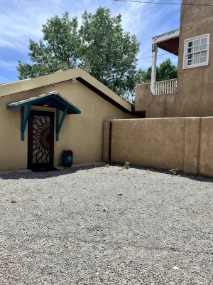 Located within in Old Town Albuquerque  Walking Distance to shops and museums - Bungalows